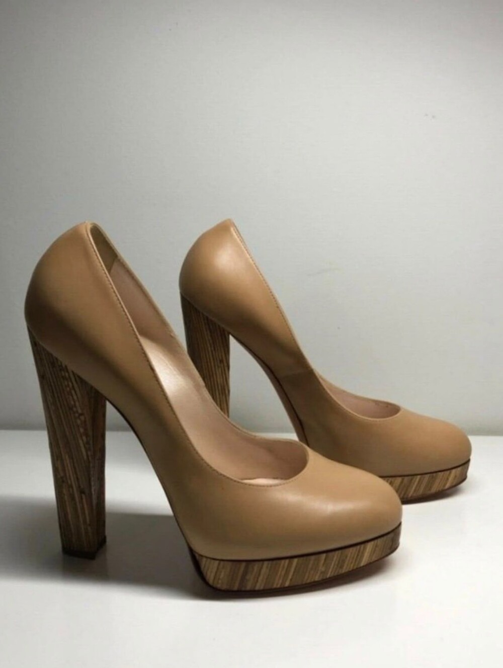 Casadei Blade Patent Leather Heels – Brand New – Cream & Gold – Pointed Toe Pump